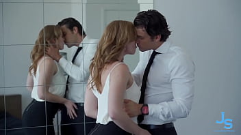 She’s all about the ellanovaxxx