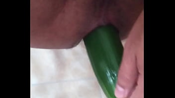 Dándome yo mismo por el culo