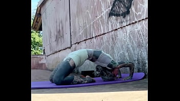 Retweet it if you are into bendy girlzzz