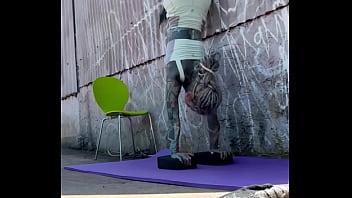 Retweet it if you are into bendy girlzzz