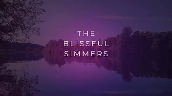 Nonton The Blissful Simmers Evelyn And Photographer Fuck In Studio Office thumbnail