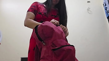 Tight pussy stepmom masturbates with her new sex toy after leaving the gym