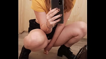 Walk to the mall and masturbate