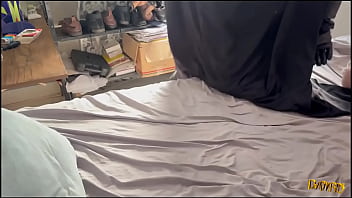 Depois De Um Longo Dia De Luta Contra O Crime O Herói é Ajudado Por Seu Parceiro A Se Aliviar Completo No Red Paródia thumbnail