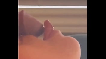 Apaixonada por picas que gozam muito gosto de leite farto