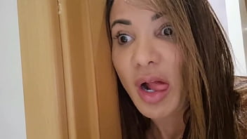 Peguei meu meio primo tomando banho