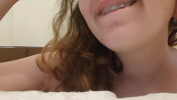 Ela gosta de guiar a punheta do jeitinho dela joi Ela gosta de guiar a punheta do jeitinho dela joi