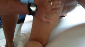 Namorada novinha dando d pra meu amigo