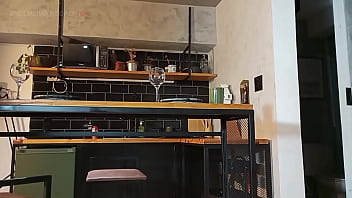 Preta gostosa dando para uma rola enorme e grossa