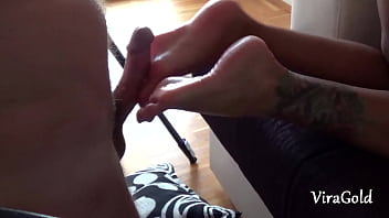 Jerked off and came on camilla's beautiful feet