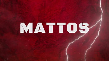 Foda noturna na ela se exibe e toma pau na praça