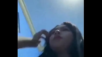 Dikamar sendiri enaknya omek Dikamar sendiri enaknya omek