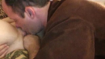 Eat that pussy while trying to get hand in