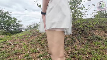 สาวไทยเดินเล่น ช่วยตัวเองในป่า thai outdoor public