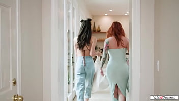 Tgirl Stepdaughter Zariah Aura Licks Her Stepmom Sophia Lockes Shaved Pussythe Busty Milf Sucks The Shemales Big Cock When Her Wife Comes Home thumbnail