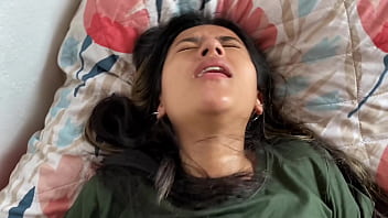 Mi vecina se masturba en el sofá compartido ¿cómo debo interpretar esto