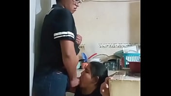 A solas con mi empleada domestica casi nos descubre mi esposa