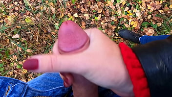 Outddor handjob by hot girl in park almost caught while masturbate