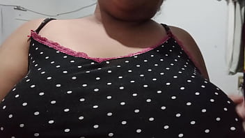 Maestra me manda vídeo enseñando tetas por error