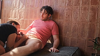 Me manosea lento reverse cowgirl y se corre en mi boca