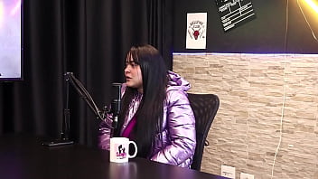 Pra Fazer Ela Gozar Tem Que Beijar O Pescoço Ou Toda Parte De Seu Corpo E A Pessoa Supriu Seu Orgasmo Com Um Pamela Sagaz Sheer Red thumbnail