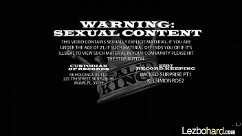 Nonton (kelsi Monroe & Khloe Kapri) Lesbians Cute Girls Make Love On Camera Clip-17 thumbnail