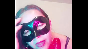 Esposa puta se masturba y se graba video para el nuevo jefe de su marido le encanta probar vergas diferentes 1