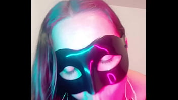 Esposa puta se masturba y se graba video para el nuevo jefe de su marido le encanta probar vergas diferentes 1