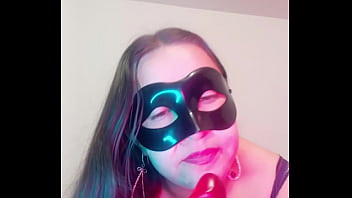 Esposa puta se masturba y se graba video para el nuevo jefe de su marido le encanta probar vergas diferentes 1