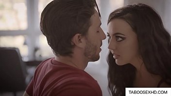 Stepsis sucking on stepbrother cock