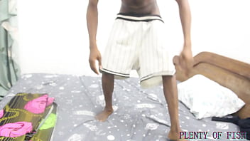 Bbw housewife seduced the room keeper and gave a good blowjob