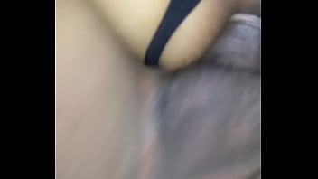 Dandole por atras por el culo