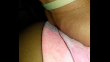 Dandole por atras por el culo