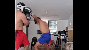 Sometimes i do boxing or try to #boxing #amateur #amateurboxing #sparring #training #wrestling #exercise #pun