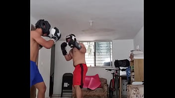 Sometimes i do boxing or try to #boxing #amateur #amateurboxing #sparring #training #wrestling #exercise #pun