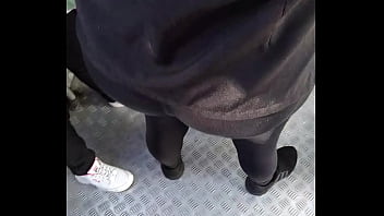 Subir al bus y encontre tremendo culo