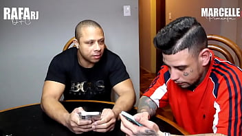 Milfs taradas por rola chamaram 2 boys pirocudos para fuder