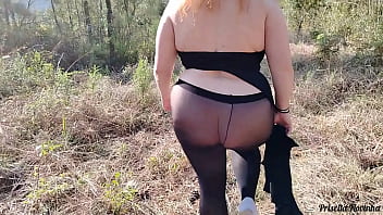 Madrasta adora fazer uma caminha com roupa transparente sem calcinha Madrasta adora fazer uma caminha com roupa transparente sem calcinha