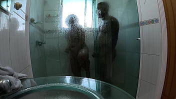 Após sexo anal intenso a novinha quer mais dentro do banheiro nands ninfetinha