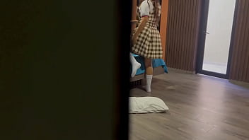 Latina de escuela se destroza el culo con un jueguete a la vista del pervertido de su padrastro anal amateur