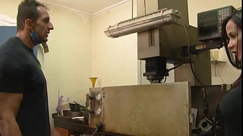 Fui na oficina dar prazer o mecânico