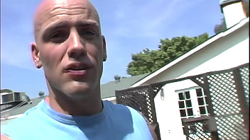 Kaia takes bare cock but prefers the loads on her face