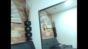 Teen slut on chat showed nice ass