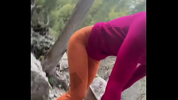 Shaking the booty next to beautiful wildlife what’s your favorite outdoor activity #shakeit #wildlifevibes