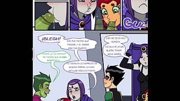 Sabrosa amiga jugando a compartir