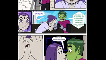 Sabrosa amiga jugando a compartir