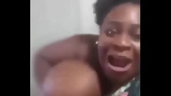 Peitos gigantes da jojo Peitos gigantes da jojo