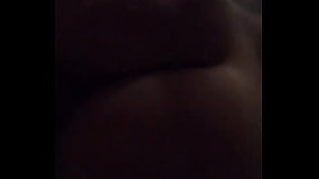 Chica sensual de culo grande