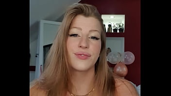 Coucou mon coquin elle est à ton goût cette petite tenue