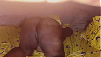 Hot neighbor came to charge her phone and we ended up having a good sex